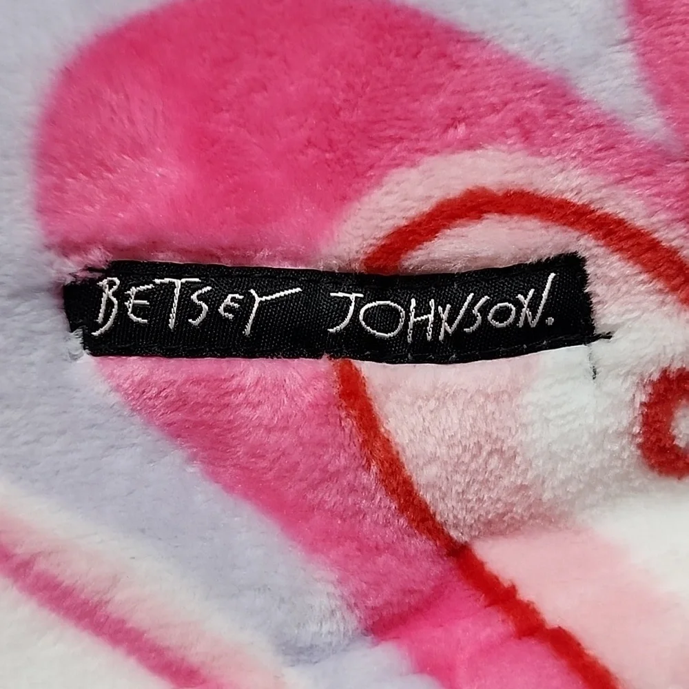 Betsey Johnson Pink & Red Heart Blanket Ultra Soft Plush Throw Valentines Day